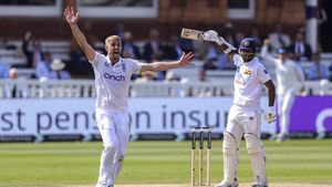 ENG vs SL - தொடரை வென்றது இங்கிலாந்து.. 190 ரன்கள் வித்தியாசத்தில் இலங்கை அணி படுதோல்வி