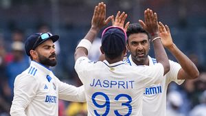 மண்ணின் மைந்தன்யா நான்.. என் பவுலிங்-லயே சிக்ஸ் அடிக்கிற.. அடுத்த பந்திலேயே ஆப்பு வைத்த அஸ்வின்!