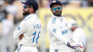 12 ஆண்டுகளுக்கு பிறகு டெல்லி ரஞ்சி அணி பட்டியலில் கோலி.. 100 டெஸ்ட் விளையாடிய இந்திய வீரர் நீக்கம்