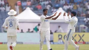 IND vs NZ- வாசிங்டன் சுந்தர் 7 விக்கெட் வீழ்த்தி அபாரம்.. நியூசிலாந்து அணி 259 ரன்களுக்கு ஆல் அவுட்