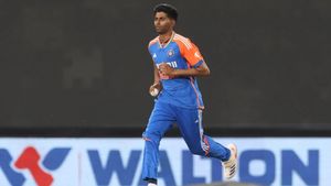 IPL 2025-ஒரே ஓவரால் மாயங் யாதவ் காட்டில் பண மழை! 20 லட்சம் ரூபாயிலிருந்து எவ்வளவு உயர போகுது பாருங்க