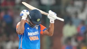 40 பந்துகளில் சம்பவம்.. 8 சிக்ஸ், 9 பவுண்டரி.. இந்திய அணிக்காக 2வது அதிவேக சதம் அடித்த சஞ்சு சாம்சன்