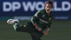 PAK vs NZ- இந்தியாவுக்கு ஆப்பு வைத்த பாகிஸ்தான்.. மகளிர் கிரிக்கெட்டில் பாக். அழிந்துவிடும்- Fatima