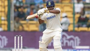 கருண் நாயர் நினைவிருக்கா.. அந்த நிலைமை சர்ஃபராஸ் கானுக்கு வரும் பாருங்க.. பார்த்திவ் படேல் கணிப்பு!