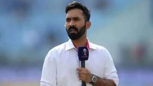 பும்ராவை அணியில் இருந்து நீக்குங்க.. இந்திய அணியை எச்சரித்த தினேஷ் கார்த்திக்.. என்ன சொன்னார்?