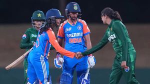 IND vs PAK: இந்தியா - பாகிஸ்தான் மகளிர் உலகக்கோப்பை போட்டி.. எந்த சேனலில், செயலியில் பார்க்கலாம்?