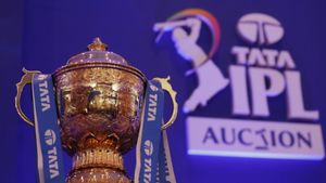 IPL 2025- Retention-க்கு பிறகு ஒவ்வொரு அணியும் ஏலத்தில் எவ்வளவு பணம், RTM கையில் வைத்திருக்கிறது
