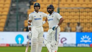 IND vs NZ - 46 ரன்களுக்கு ஆல் அவுட் ஆன இந்திய அணி.. சொந்த மண்ணில் இந்தியா அடித்த குறைந்தபட்ச ஸ்கோர்