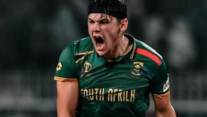 IPL 2025- இந்தியாவை தோற்கடித்த இவரை தான் சிஎஸ்கே, மும்பை குறிவைக்க போகுது.. ஏலத்தில் எகிறிய மவுசு