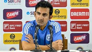 IND vs AUS- கேஎல் ராகுலுக்கு புதிய பொறுப்பு.. அபிமன்யூ ஈஸ்வரனுக்கு இடமில்லை? கம்பீர் சூசகம்