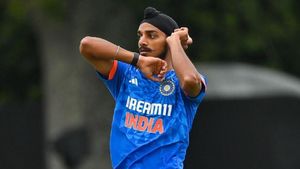 IND vs SA: இன்னும் 5 விக்கெட் எடுத்தால் போதும்.. சரித்திரம் படைக்கப் போகும் அர்ஷ்தீப் சிங்