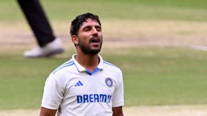 IND vs AUS: துருவ் ஜுரலுக்கு அடித்த ஜாக்பாட்.. முக்கிய வீரர் நீக்கம்.. பிளேயிங் லெவனில் வாய்ப்பு