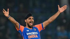 IPL Auction- முதல் வீரராக ஏலம் வந்த ஆர்ஸ்தீப் சிங்... காவ்யா மாறன் ஆசைக்கு வேட்டு வைத்த ப்ரீத்தி ஜிந்தா
