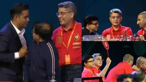 மெகா ஏலத்திலேயே ஃபிக்ஸிங்கா.. மும்பையுடன் சேர்ந்து தில்லு முல்லு செய்த ஆர்சிபி.. விளாசும் ரசிகர்கள்!