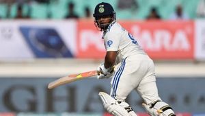 INDvsNZ: உங்க இஷ்டத்துக்கு பேட்டிங் ஆர்டரை மாத்துவீங்களா? சர்ஃபராஸ் கான் டக் அவுட் ஆக காரணமே இதுதான்