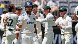 IND vs AUS: ஸ்டார்க் விரித்த வலையில் வீழ்ந்த ஜெய்ஸ்வால்.. உறைந்து போன ரசிகர்கள்.. என்ன நடந்தது?