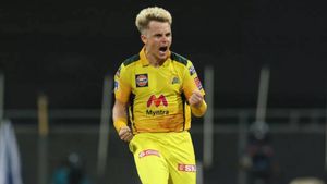 IPL auction-கடைக்குட்டி சிங்கத்தை வாங்கியது சிஎஸ்கே! 3 ஆண்டுகள் கழித்து அணிக்கு திரும்பிய ஆல்ரவுண்டர்