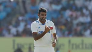 IND vs NZ: கேரம் பாலை பயன்படுத்தியது ஏன்? மும்பை பிட்சில் உதவி இருக்கா? அஸ்வின் பரபர பதில்!