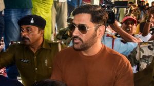 தோனிக்கு சட்ட சிக்கல்? ஜார்கண்ட் வீட்டு வசதி வாரியம் விசாரணை.. குற்றம் உறுதியானால் என்ன நடக்கும்?