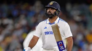 IND vs AUS: ரோஹித் செய்த செயல்.. 2 சீனியர்கள் மீதும் நம்பிக்கை இல்லை.. கொந்தளிக்கும் ரசிகர்கள்