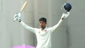 அஸ்வினுக்கு மாற்று வீரரை அறிவித்த BCCI! 26 வயதில் கிடைத்த வாய்ப்பு..பிளேயிங் லெவனில் வாய்ப்பு வருமா?