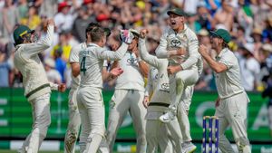 IND vs AUS: ஆஸ்திரேலியா சம்பவம்.. கடைசி நாளில் சரணடைந்த இந்திய பேட்ஸ்மேன்கள்.. பும்ரா போராட்டம் வீண்