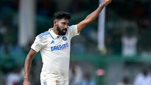 IND vs AUS: சிராஜை பார்த்தவுடன் ஆஸ்திரேலிய ரசிகர்கள் செய்த செயல்.. மைதானத்தில் எழுந்த பெரும் கோஷம்