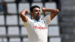 Ashwin சொத்து மதிப்பு எவ்வளவு தெரியுமா? கிரிக்கெட் மூலமாக மட்டும் கோடிக் கணக்கில் வருமானம்.. விவரம்