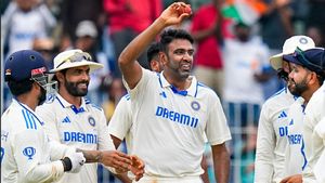 சொந்த மண்ணில் ஃபேர்வெல் டெஸ்ட் வாய்ப்பு.. அஸ்வினுக்கு பிசிசிஐ வழங்காதது ஏன்? இதுதான் காரணம்!