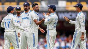 IND vs AUS: ஆஸ்திரேலியாவின் பித்தலாட்டம்.. இந்தியா ஒழுங்கா பயிற்சி செய்யக் கூடாது? பிட்ச் ஏமாற்றம்