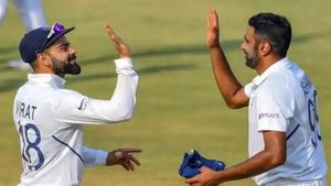 Ashwin: 14 வருட பயணம் அஸ்வின்.. இந்திய அணியின் ஜாம்பவான் நீங்கள்.. விராட் கோலி எமோஷனல் பதிவு!
