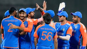 IND vs ENG: பந்தை எடுத்தாலே விக்கெட்.. தெறிக்க விட்ட தமிழக ஸ்பின்னர்கள்.. அரண்டு போன இங்கிலாந்து