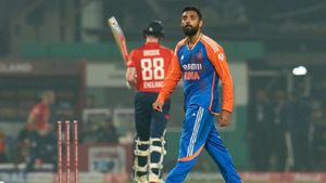 IND vs ENG- வருண் சக்ரவர்த்தி செய்த மாஸ் சம்பவம்.. ஒரே ஓவரில் 2 விக்கெட் வீழ்த்தி அபாரம்