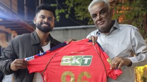150 கிமீ. வேகத்தில் பந்துகளை எதிர்கொள்ளாதவர்கள் எல்லாம் அட்வைஸ் பண்றாங்க.. கடுப்பான ஸ்ரேயாஸ் ஐயர்