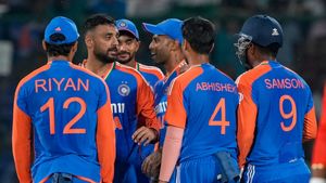 IND vs ENG: வருண் சக்கரவர்த்திக்கு ஆட்டநாயகன் விருதை பெற தகுதி இல்லை.. பாகிஸ்தான் வீரர் பேச்சு