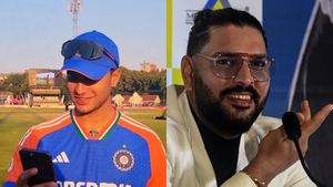 IND vs ENG: யுவராஜ் சந்தோசப்படுவார் என நினைக்கிறேன்.. 150 கிமீ வேக பந்தை அடித்தது எப்படி- அபிஷேக்
