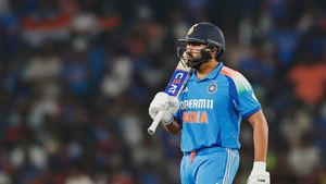 IND vs ENG: ஹிட்மேன் வெறியாட்டம்.. மெகா சிக்ஸர் சாதனை.. கிறிஸ் கெயில் ரெக்கார்டை உடைத்த ரோஹித் சர்மா