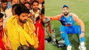IND vs ENG- சாம்பியன்ஸ் டிராபி வெல்லனும் கடவுளே.. Puri Jagannath கோயிலுக்கு சென்ற வாஷிங்டன், வருண்