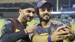 IPL 2025- ஏன் இப்படி பண்றீங்க? நீங்க எல்லாம் சுழற்பந்துவீச்சாளர்களா? ஹர்பஜன் சிங் கேள்வி