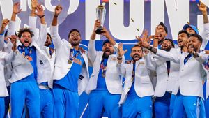 IND vs NZ: இந்திய வீரர்கள் வெள்ளை நிற ஜாக்கெட் அணிந்தது ஏன்? சாம்பியன்ஸ் டிராபி கோப்பை கவுரவம்