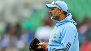 IND vs NZ Final: நீங்க சரியா விளையாடாமல் தோற்றுவிட்டு, எங்களை குறை சொல்றீங்களா? பயிற்சியாளர் கோடாக்