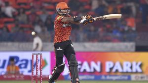 LSG vs SRH: அந்த சீனே இங்கு கிடையாது.. சன்ரைசர்ஸ் பேட்டிங்கை பதம் பார்த்த லக்னோ பவுலர்கள்