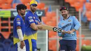 IPL 2025: இந்த 4 அணிகள் தான் பிளே ஆப் சுற்றுக்கு தகுதி பெறும்.. முன்னாள் சிஎஸ்கே வீரர் கருத்து