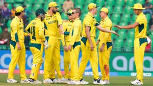 AUS vs AFG: எந்த அணியும் செய்யாத வரலாற்று சாதனையை படைத்த ஆஸ்திரேலியா.. பவர்பிளே ரெக்கார்டு