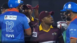 பைனலில் யுவராஜ் சிங் - டினோ பெஸ்ட் மோதல்.. ஓடி வந்த பிரையன் லாரா.. தடுத்த ராயுடு.. என்ன நடந்தது?
