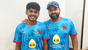 சிஎஸ்கேவின் புதிய நம்பிக்கை.. யார் இந்த 17 வயது ஆயுஷ் மாத்ரே? ஏன் சிஎஸ்கே இவரை தேர்வு செய்துள்ளது?