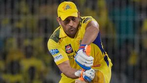IPL 2025: தோனிக்கு சிம்ம சொப்பனமாக மாறிய வருண் சக்கரவர்த்தி, சுனில் நரைன்.. படுமோசமான பேட்டிங்