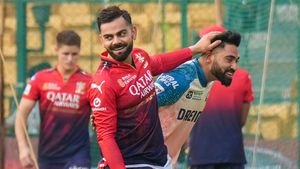 “எவ்ளோதான் முதுகில் குத்துவீங்க”.. சிரித்துக் கொண்டே ஆர்சிபி-யை பொளக்கப் போகும் முகமது சிராஜ்