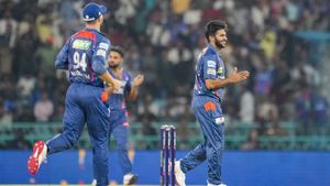 IPL 2025: இதுக்கு தான் காசு வாங்குகிறோம்.. ஒரே ஓவரில் ஆட்டத்தை மாற்றிய ஷர்துல் தாக்கூர் பேச்சு