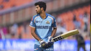 IPL 2025: பேட்டிங்கில் 49 ரன்கள் குவித்தும், வாசிங்டன் பெயர் நீக்கம்? இம்பேக்ட் விதியால் பாதிப்பு